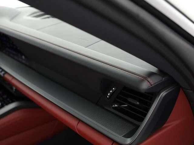 Porsche 992 coupe 3.0 carrera auto