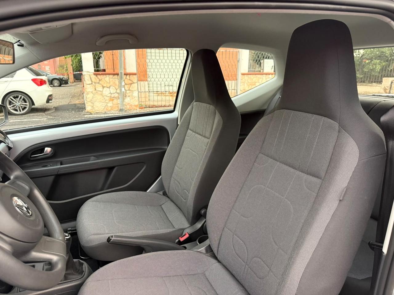 Volkswagen up! 1.0 3p. - 4.800KM - Introvabile - Tutto incluso - Superprezzo
