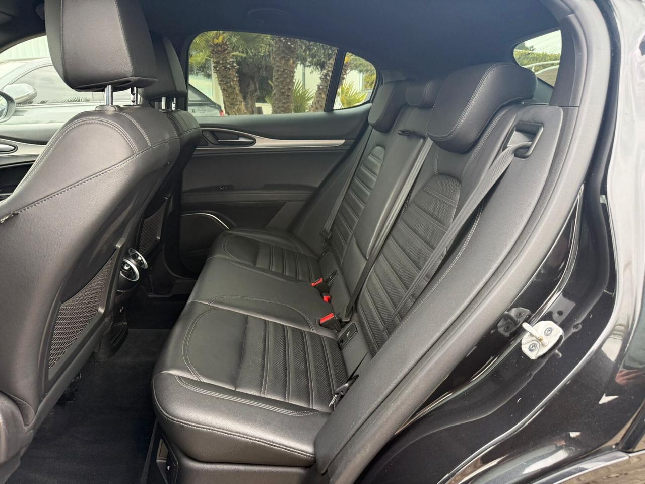 Alfa Stelvio 2.2 TD 210 CV AT8 Q4 Veloce