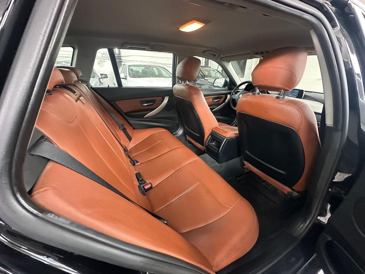 BMW 318d AUTOMATICO Touring Luxury NEOPATENTATI