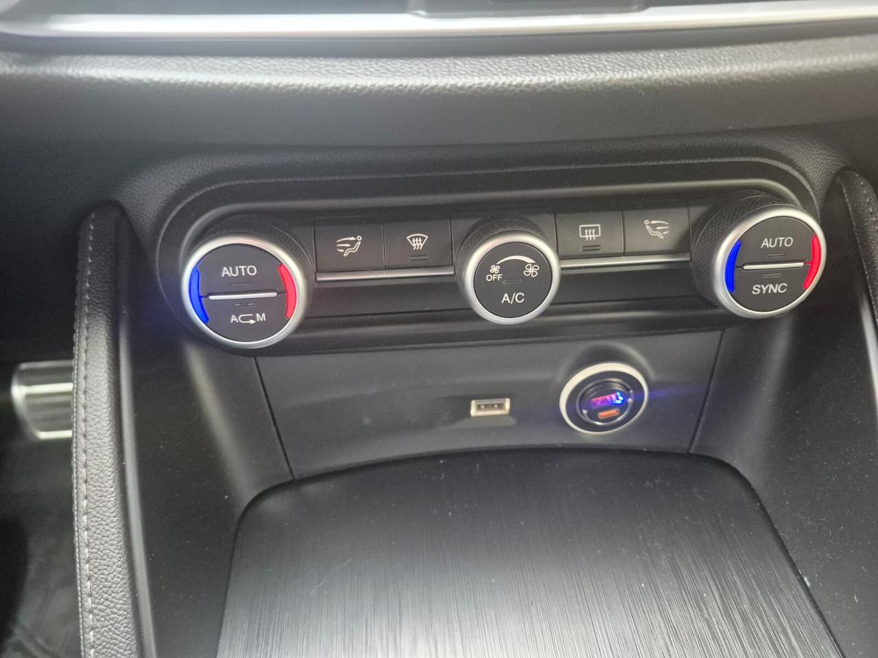 Alfa Romeo Stelvio 2.2 Turbodiesel 180 CV AT8 RWD Business