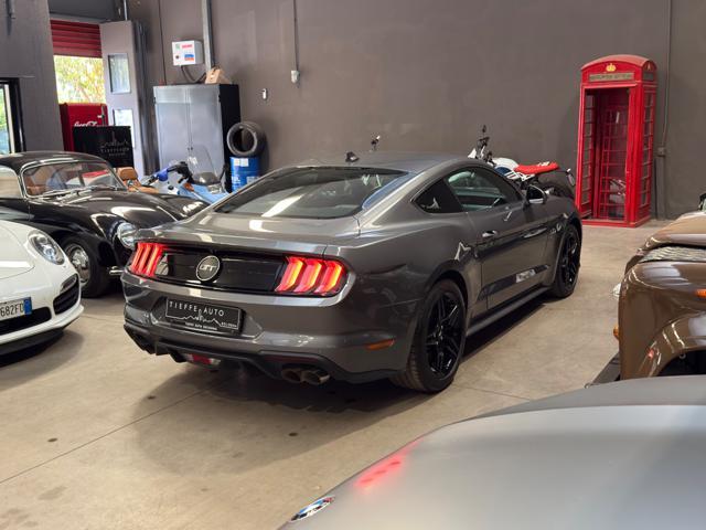 FORD Mustang Fastback 5.0 V8 aut. GT