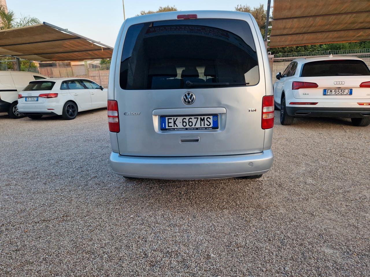 Volkswagen Caddy 1.6 TDI 102 CV passo LUNGO 7 posti.