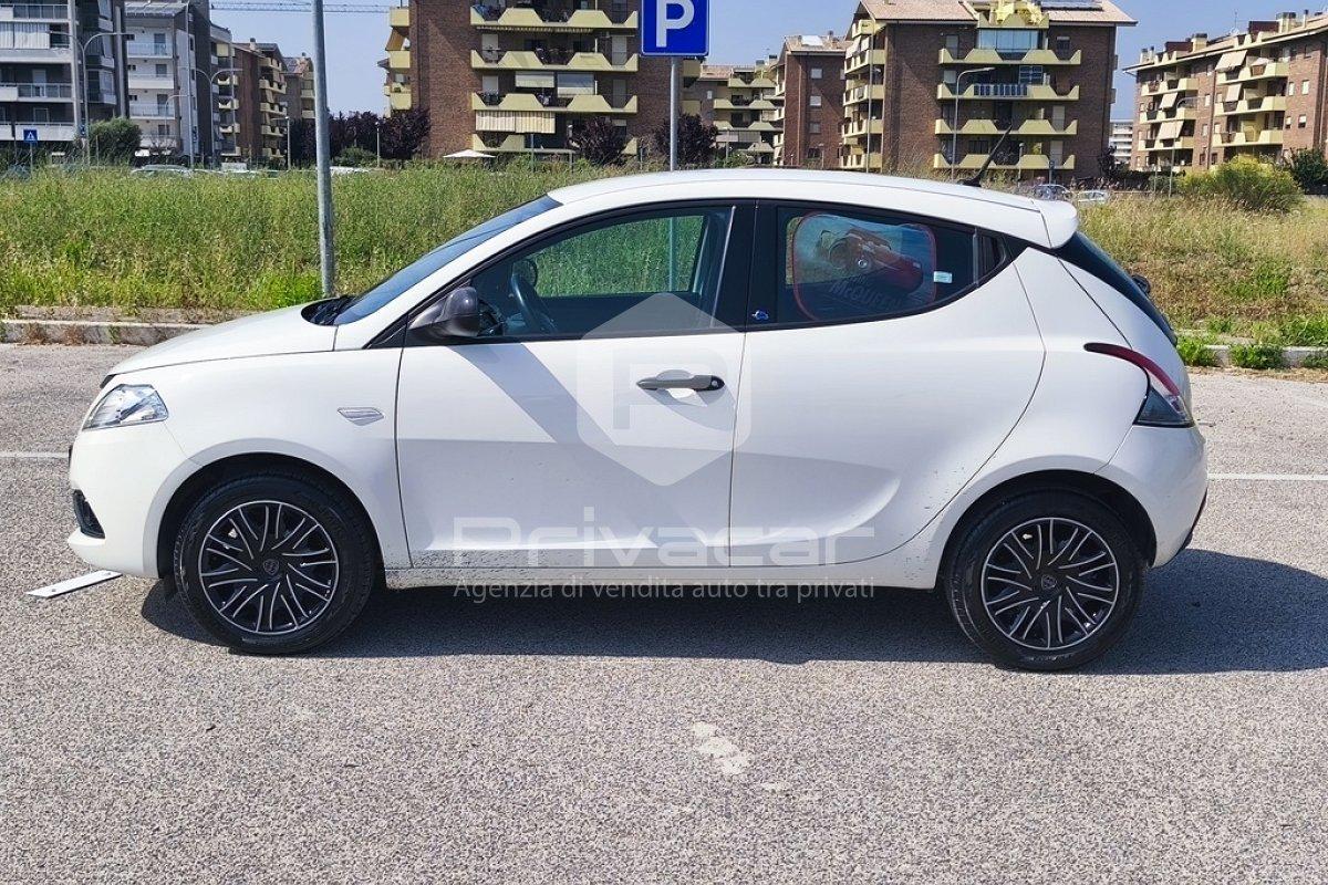 LANCIA Ypsilon 1.2 69 CV 5 porte GPL Ecochic Silver