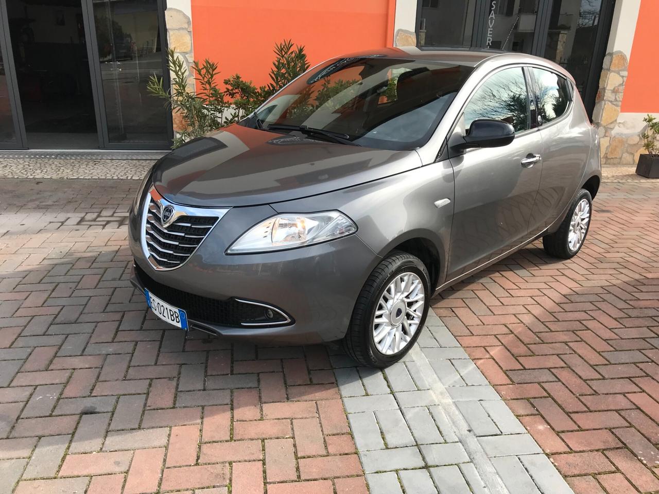 Lancia Ypsilon METANO -BENZINA