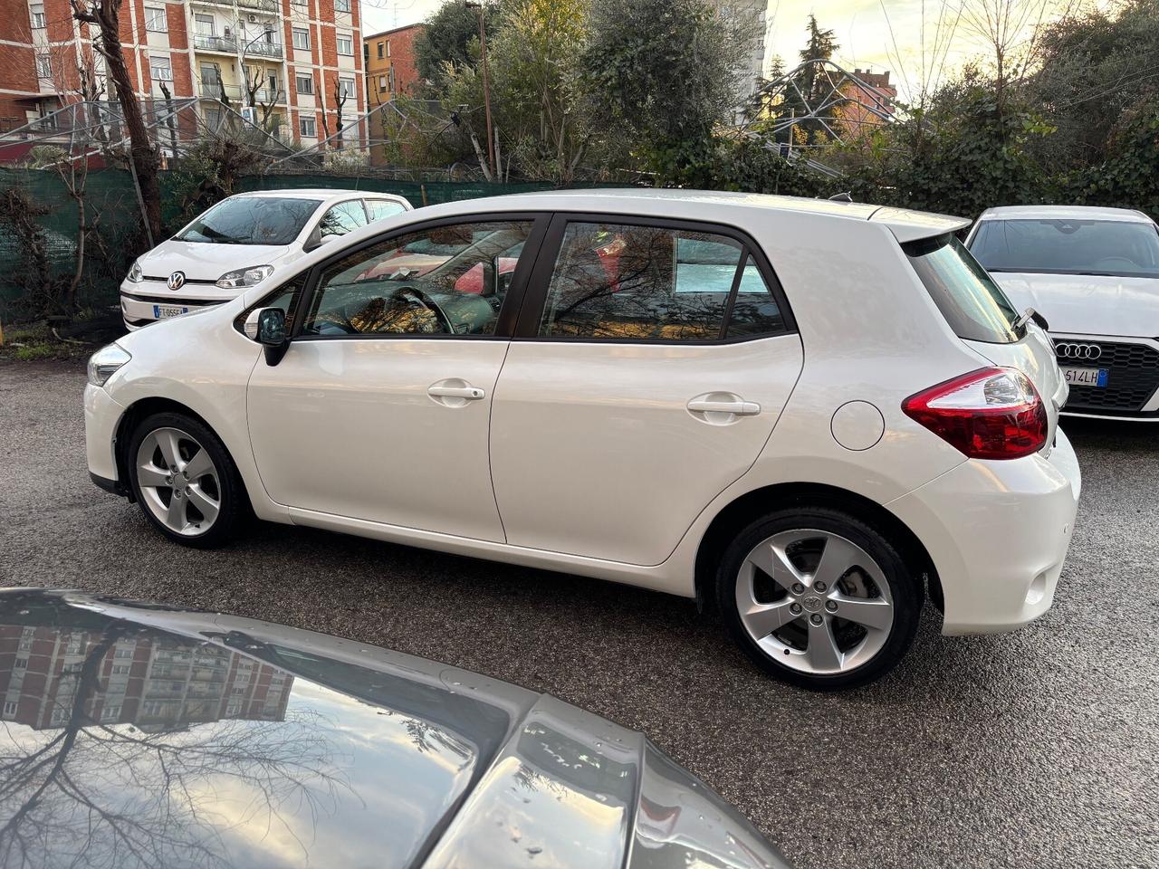 Toyota Auris 1.8 Hybrid 5 porte Executive