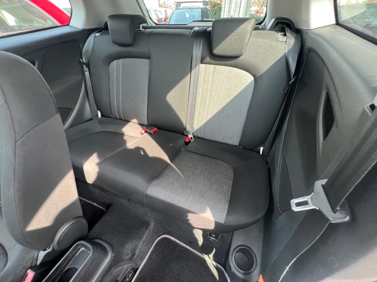 Fiat Punto 1.4 benzmetano ok Neopatentati