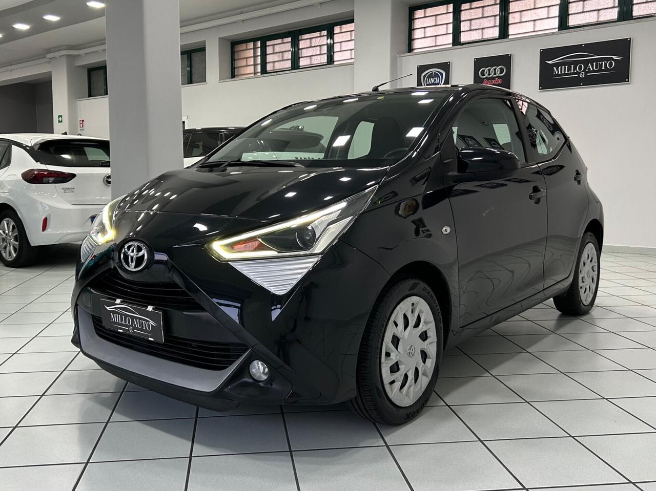 Toyota Aygo 1.0 VVT-i 72CV 5 porte x-play 29.000KM