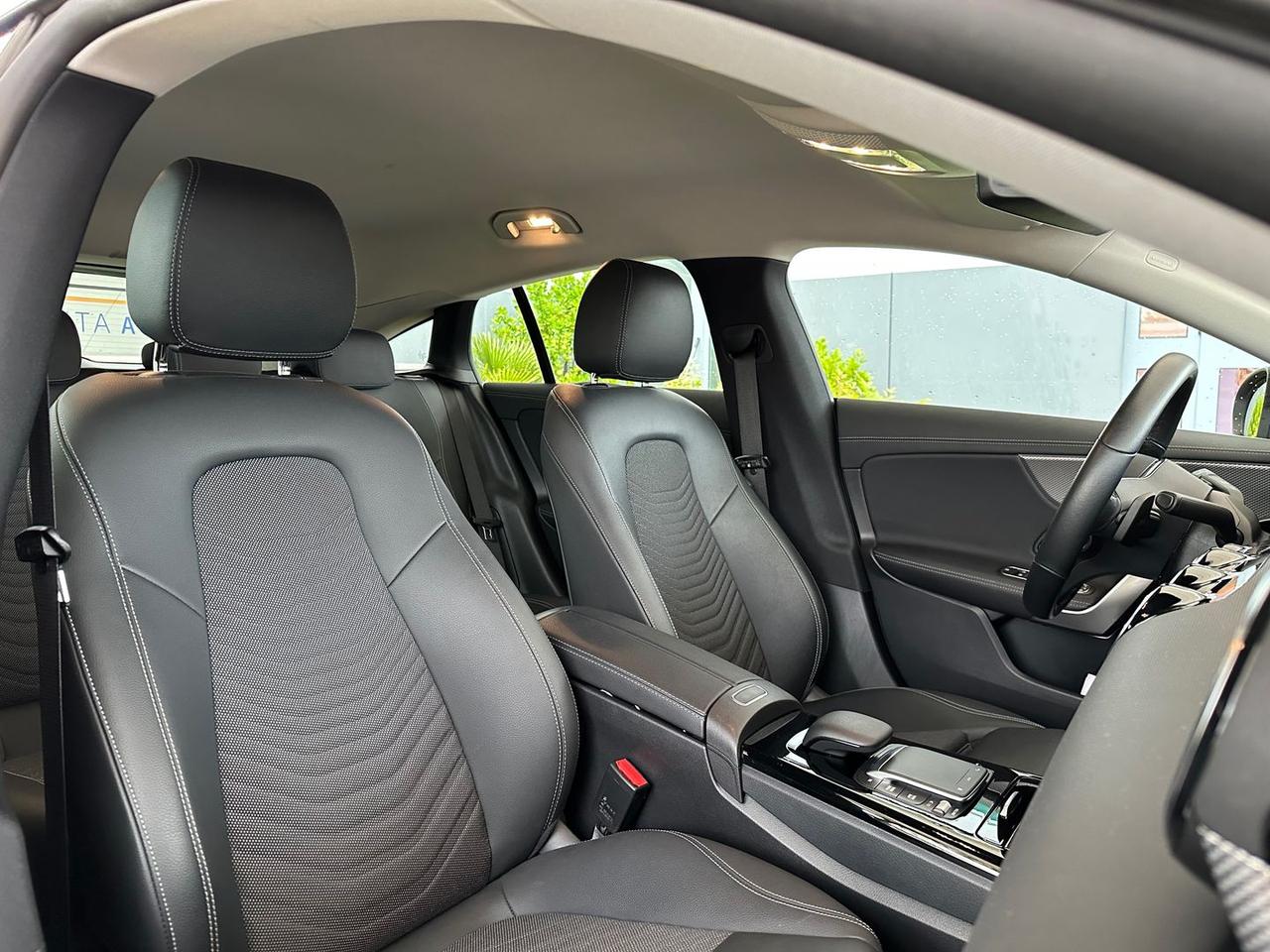 Mercedes-Benz CLA 180 Sport CLA 180 D