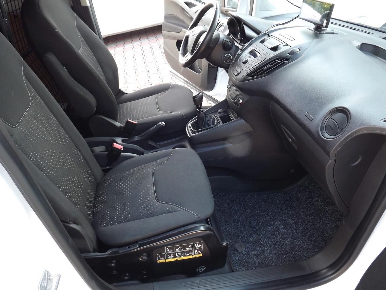 FORD TRANSIT COURIER