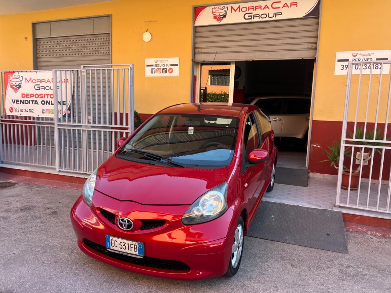 Toyota Aygo 1.0 12V VVT-i 5 porte Sol Connect Red Edition