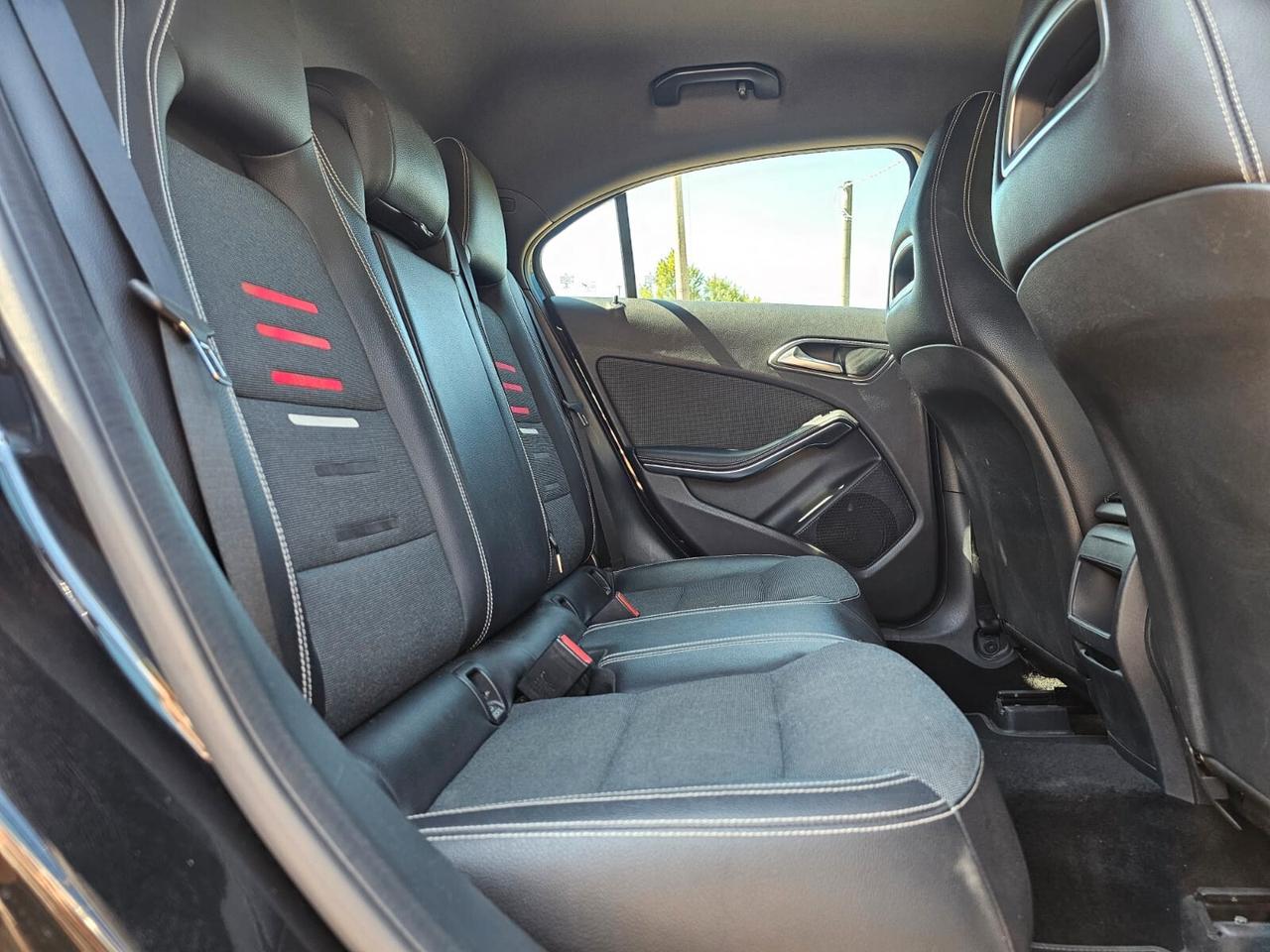 Mercedes-benz A 180 A 180 d Executive