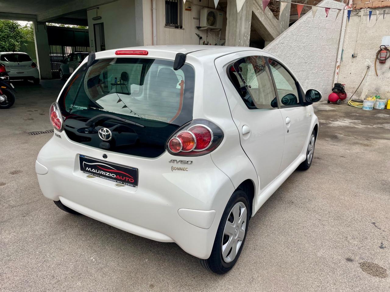 Toyota Aygo 1.0 12V VVT-i 5 porte Sol Connect navigatore
