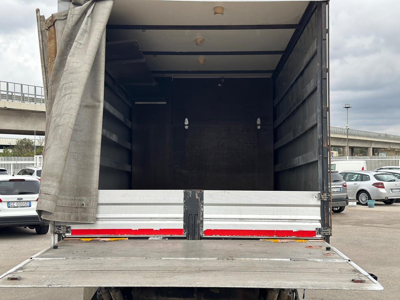 Renault Trucks 2006 ALLS. NEGOZIO pedana elettrica