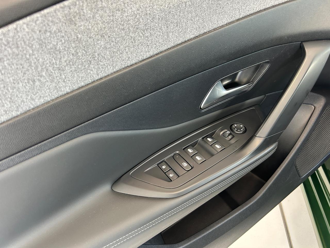 Peugeot 308 BlueHDi 130 S&S EAT8 Allure Neopatentati