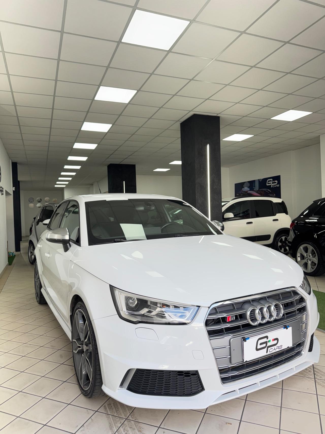 Audi A1 S1 2.0 TFSI quattro