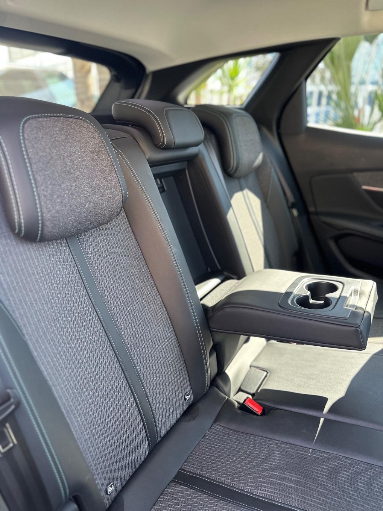 Peugeot 3008 BlueHDi 130 S&S EAT8 Allure Pack