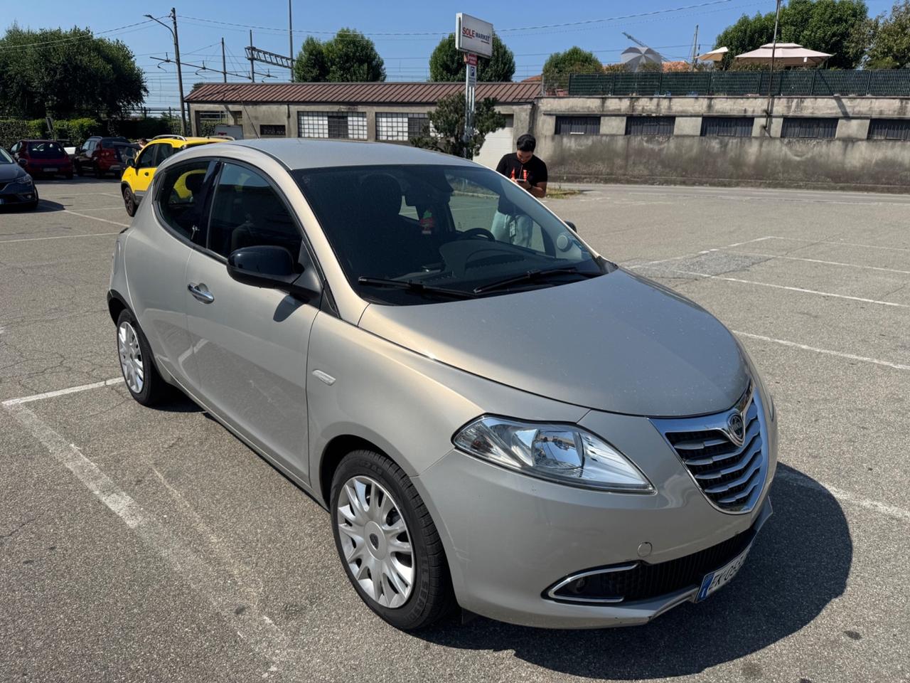 Lancia Ypsilon 1.3 MJT 16V 95 CV 5 porte