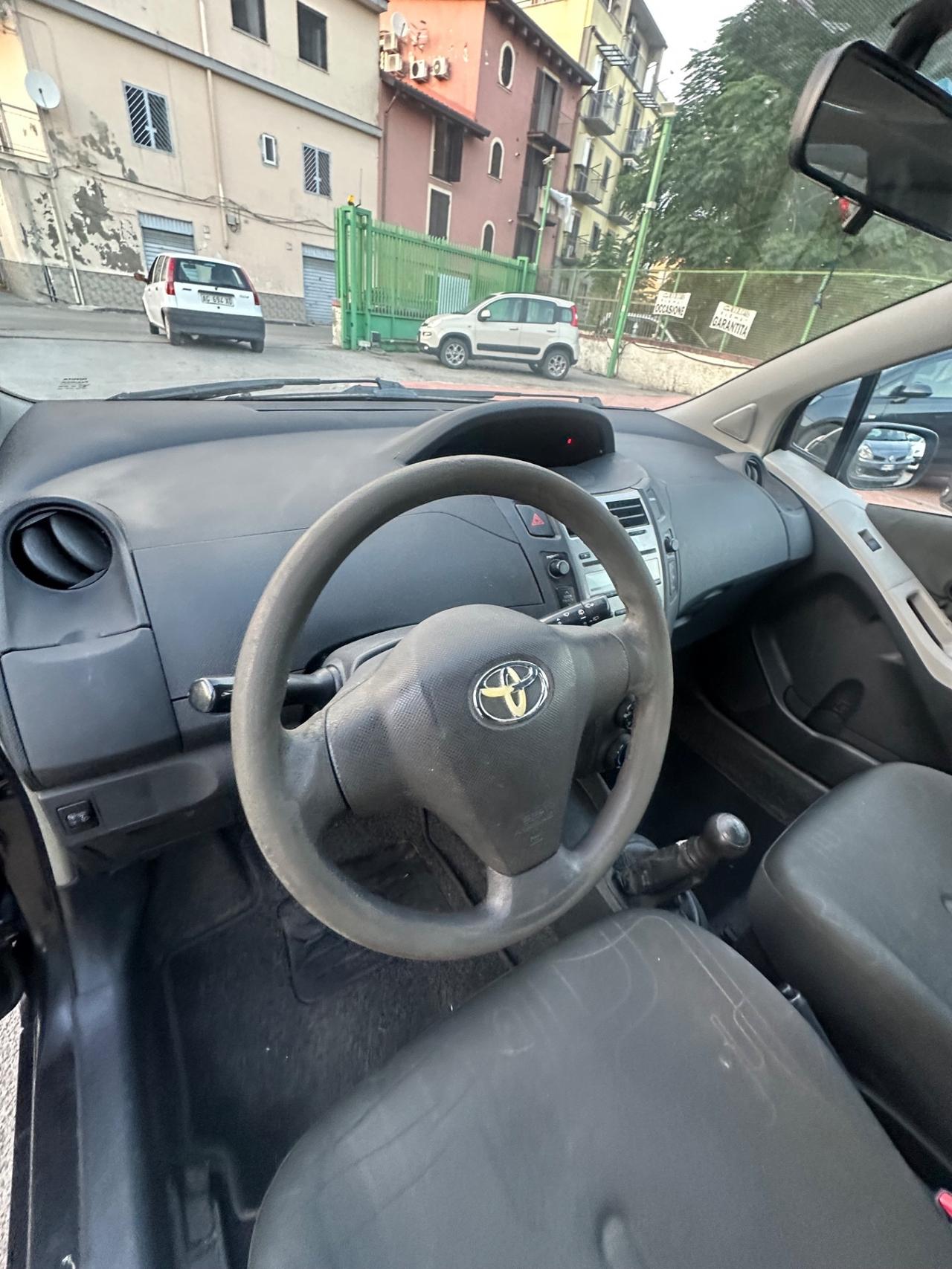 Toyota Yaris 1.0 5 porte Now