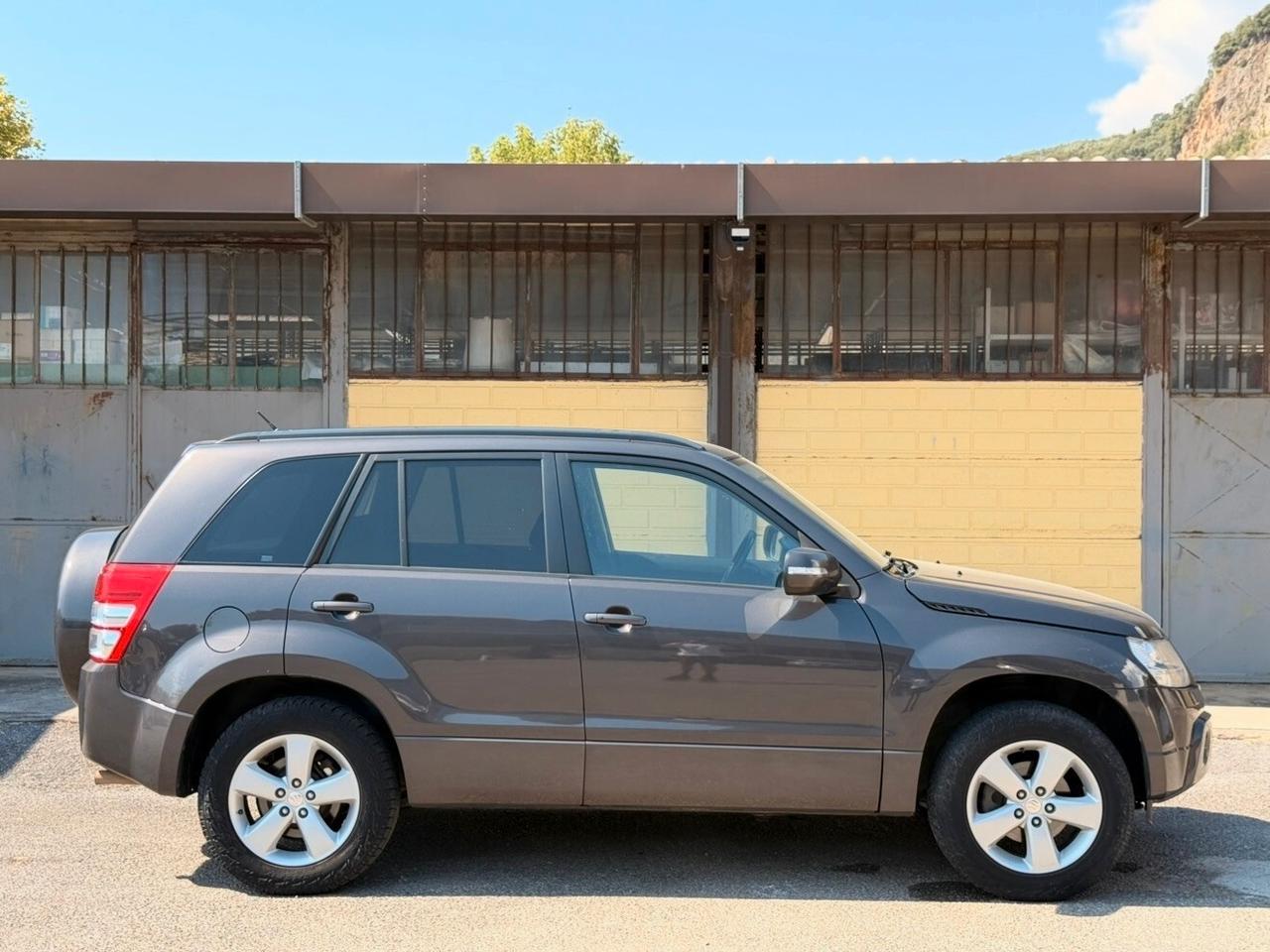 Suzuki Grand Vitara 2.4 GPL 5p Executive Crossover