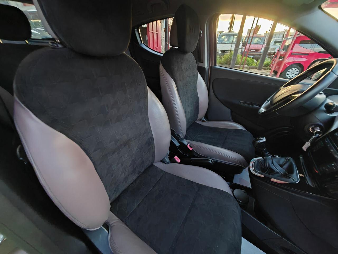 Lancia Ypsilon 1.3 diesel 05/2015 Cv95 ELLE