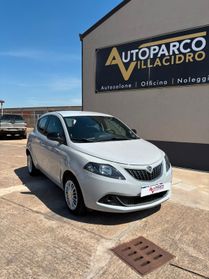 Lancia Ypsilon 1.0 FireFly 5 porte S&S Hybrid Ecochic Silver