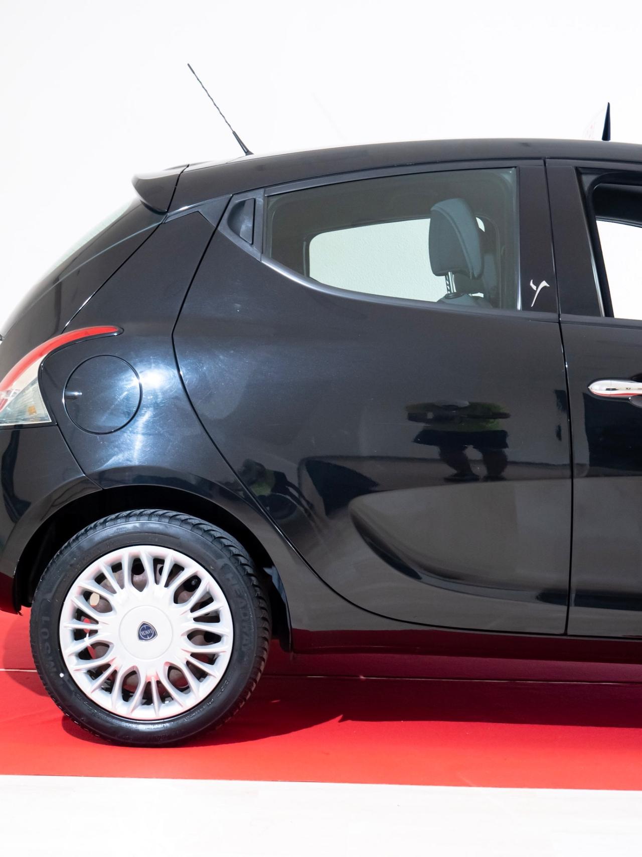 Lancia Ypsilon 1.2 69 CV 5 porte GPL Ecochic Gold