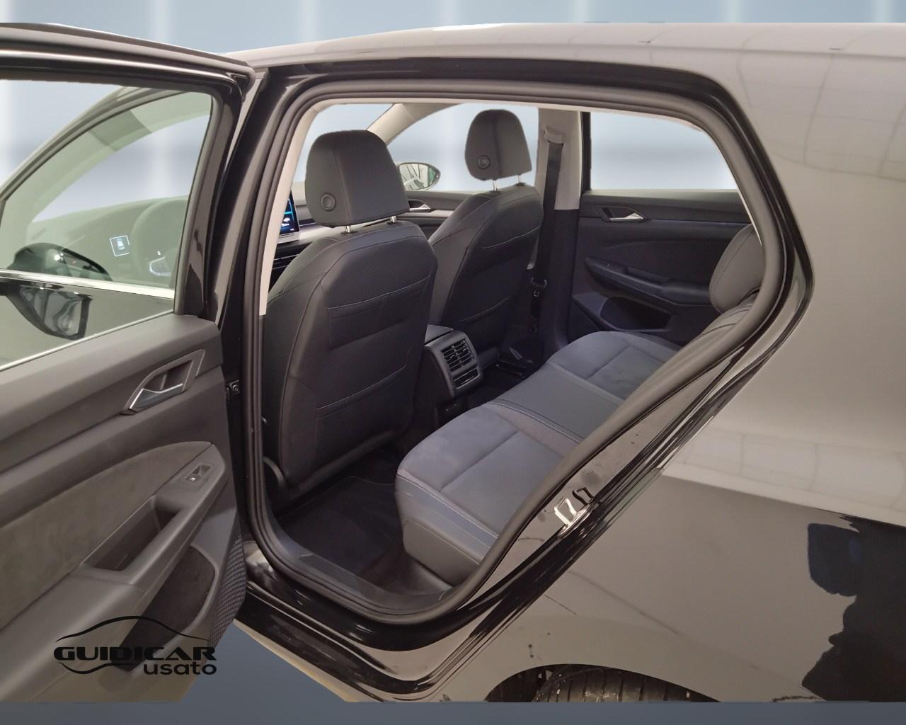VOLKSWAGEN Golf VIII 2024 - Golf 2.0 tdi Life 150cv dsg