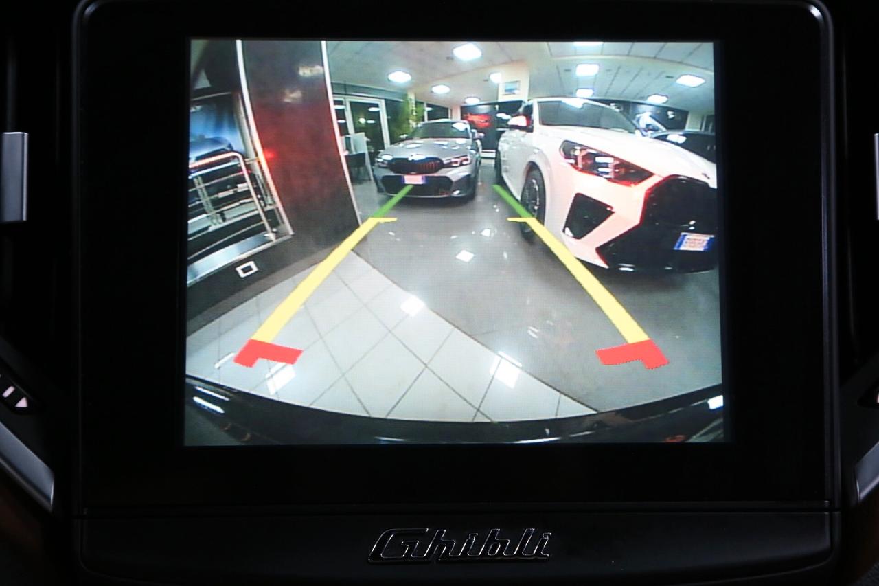 Maserati Ghibili V6 250cv Diesel auto