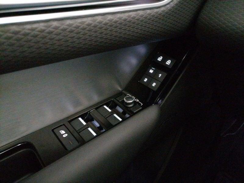 Land Rover Range Rover Velar 2.0d i4 mhev R-Dynamic S 4wd 204cv auto