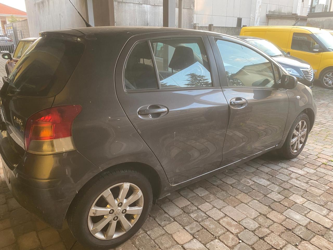 Toyota Yaris 1.0 5 porte Now benzina NEOPATENTATI