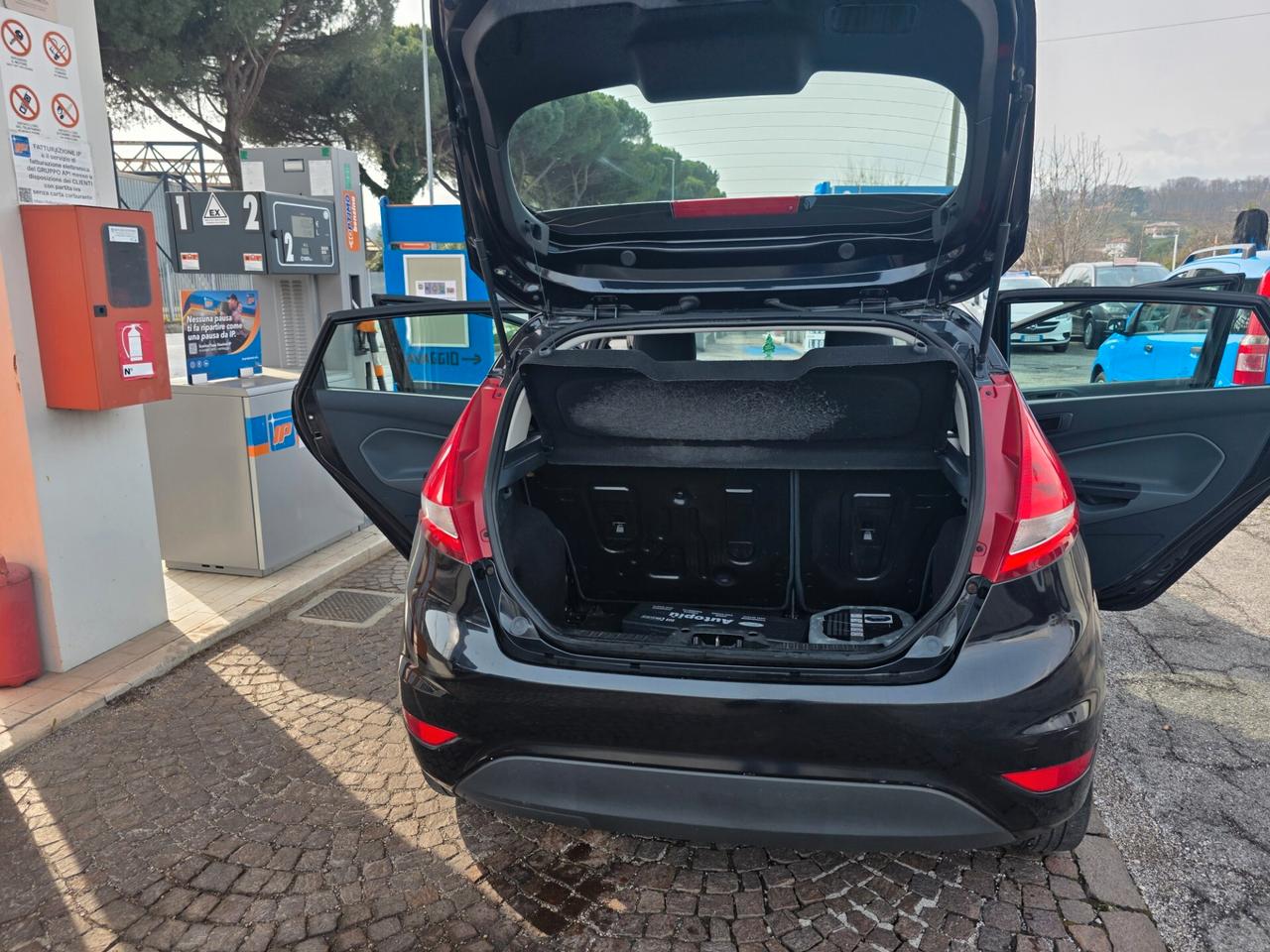 Ford Fiesta 1.2 82 CV 5 porte Titanium con 239.000km Neopatentati ok