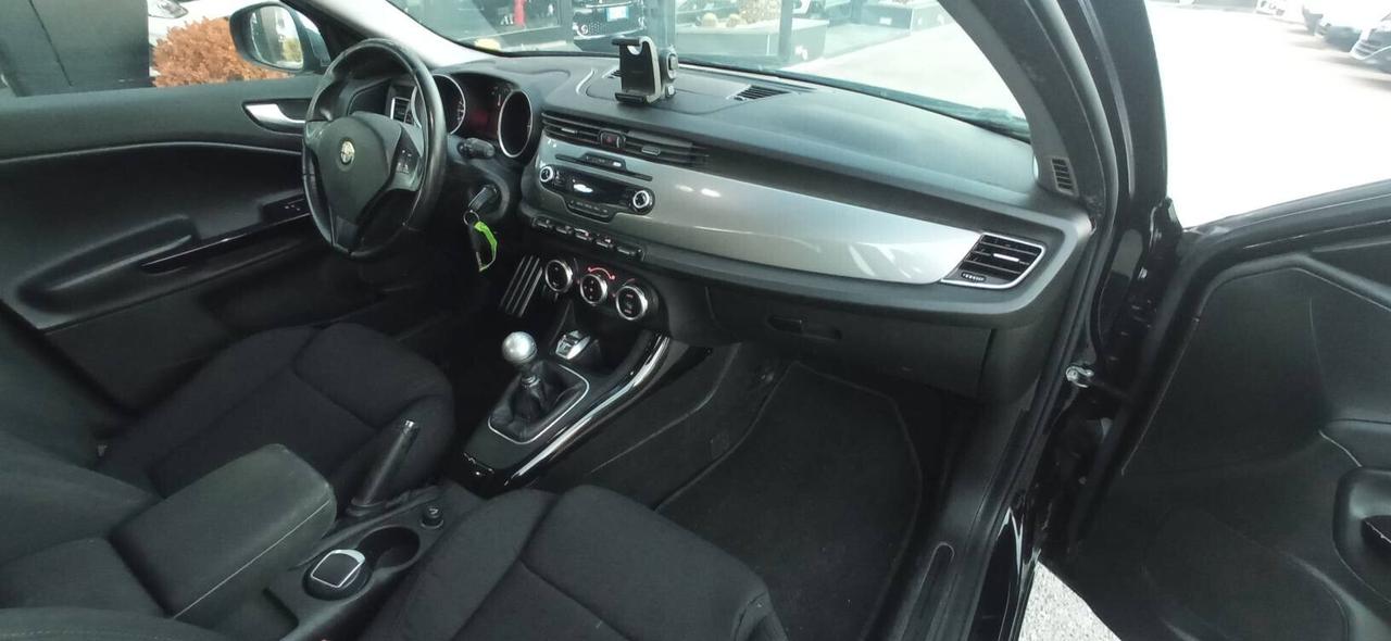Alfa Romeo Giulietta 1.6 JTDm-2 Distinctive