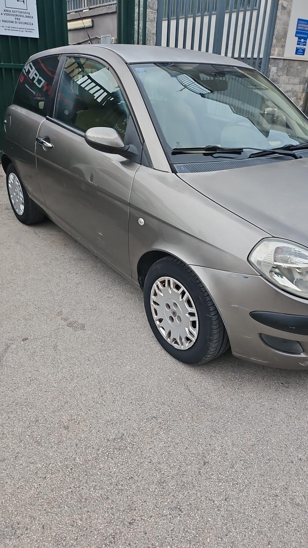 Lancia Ypsilon 1.2 ORO