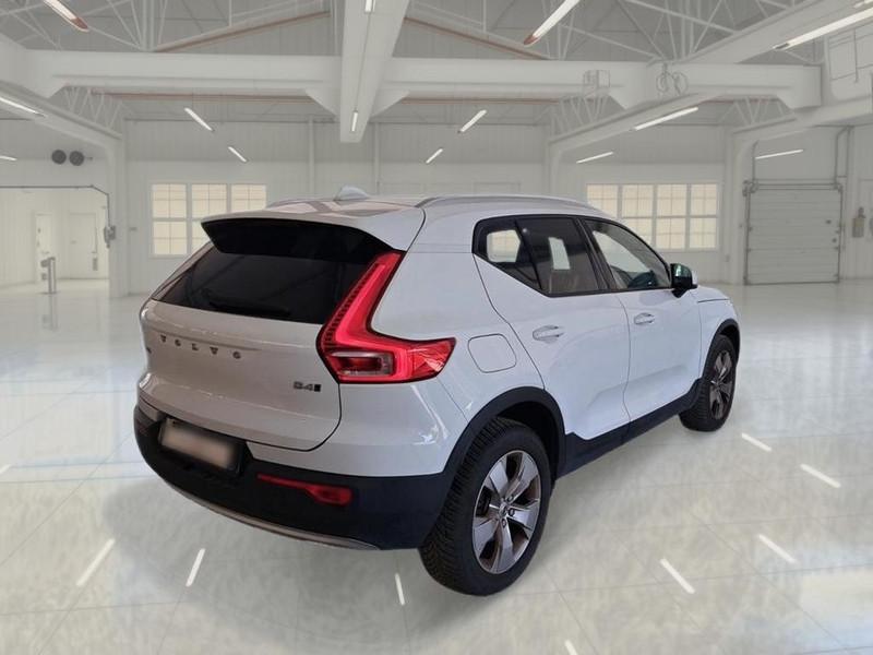 VOLVO XC40 B4 AWD AUTOMATICO MOMENTUM PRO SUV