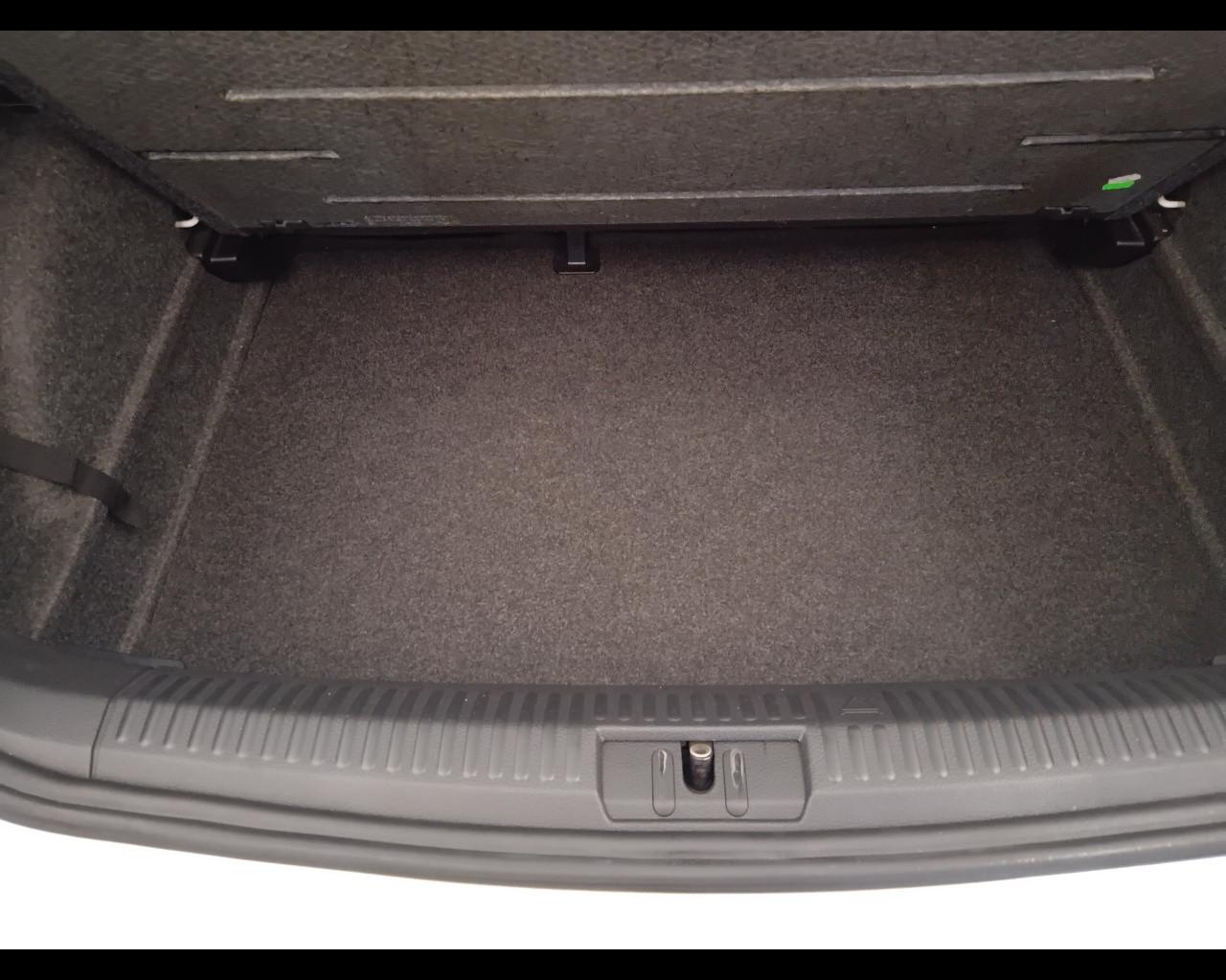 VOLKSWAGEN Polo V 2009 - Polo 5p 1.2 Comfortline 70cv