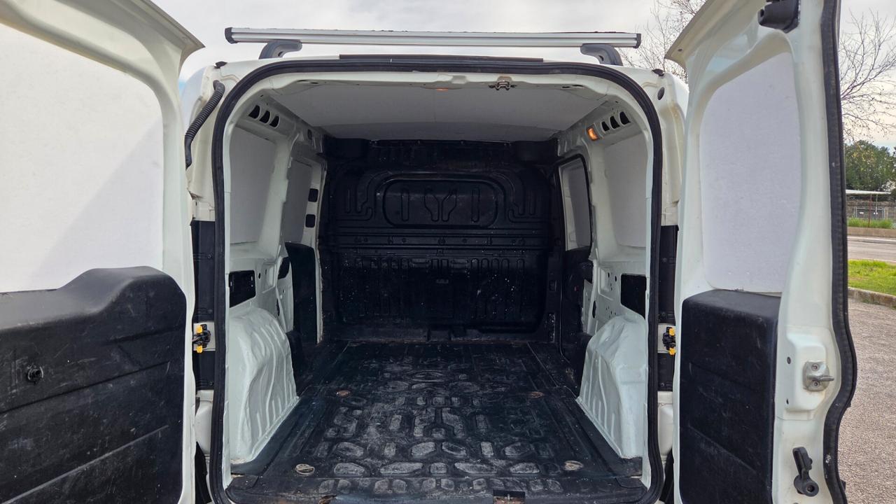 Fiat Doblo 1.6 MJT 120CV PL-TA 3 posti Maxi XL Gancio traino