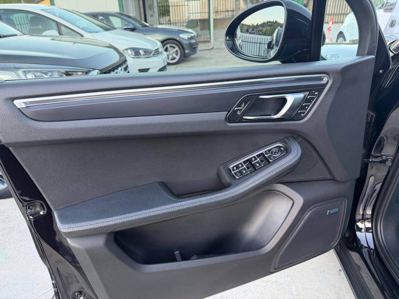 PORSCHE MACAN 265CV/TETTO/PASM/PDLS/SCARICO