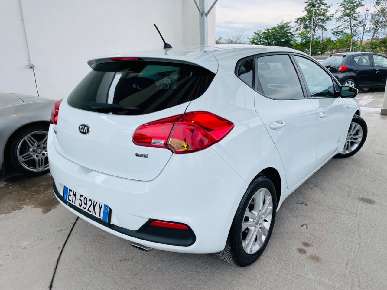 Kia Ceed cee'd 1.4 CRDi 5 porte Cool