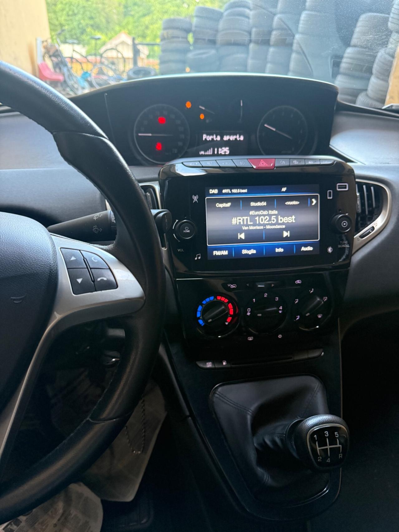 Lancia Ypsilon 1.2 69 CV 5 porte GPL DI SERIE