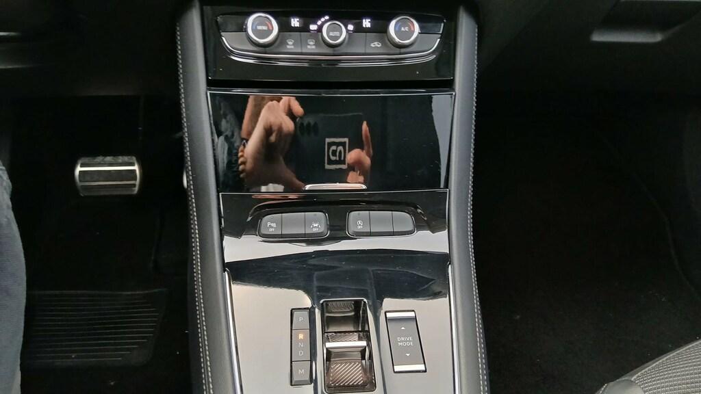 Opel Grandland 1.2 Hybrid Business Elegance DCT6