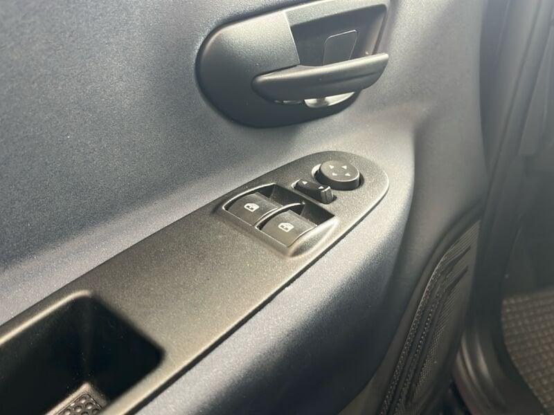 Lancia Ypsilon 1.0 FireFly 70cv Hybrid Silver