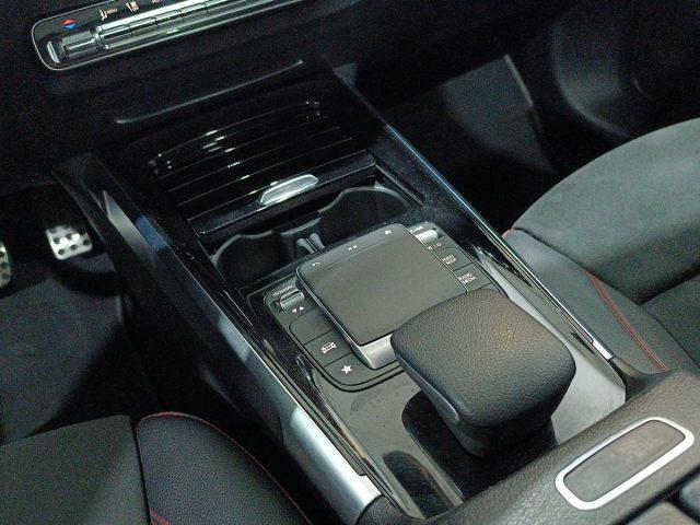 MERCEDES-BENZ GLB 200 Automatic Premium