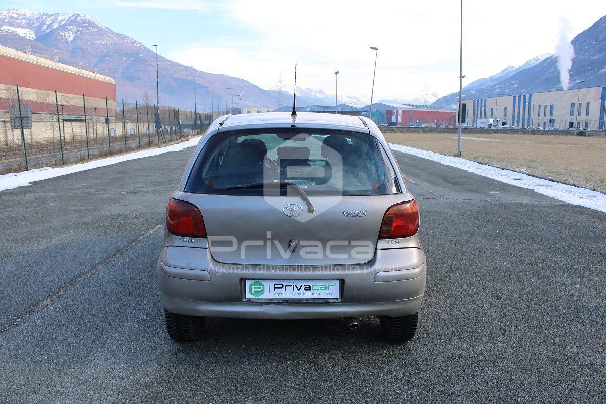 TOYOTA Yaris 1.3i 16V cat 5 porte Sol