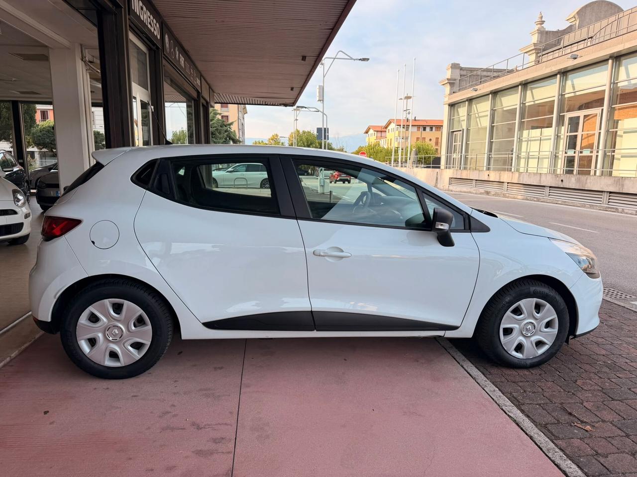 Renault Clio 1.2 75CV 5 porte Expression