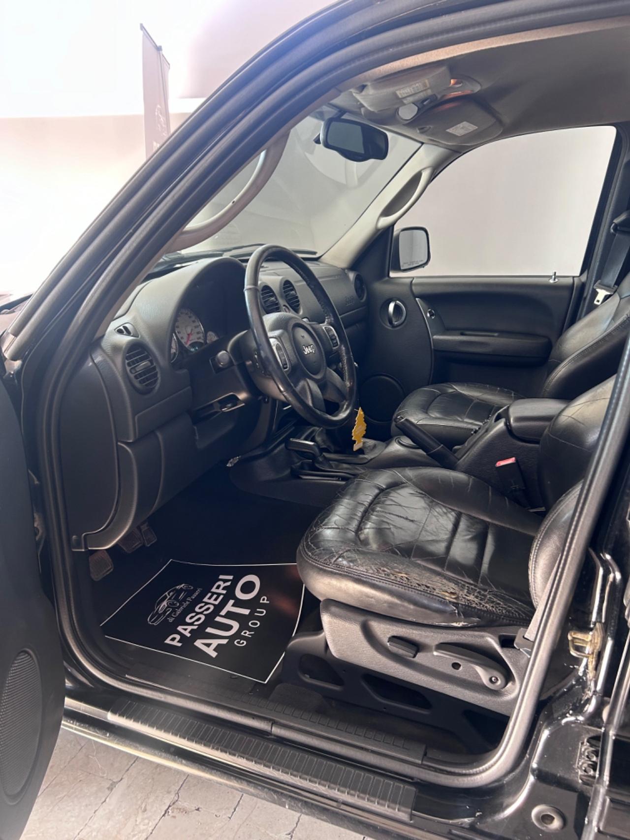 Jeep Cherokee 2.5 CRD Sport