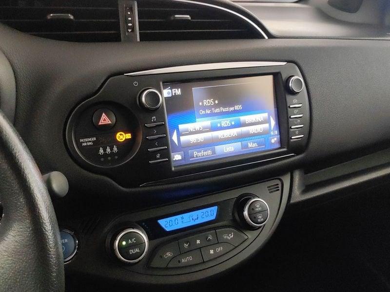 Toyota Yaris 1.5 Hybrid 5 porte Lounge Red/Black AREA C FREE