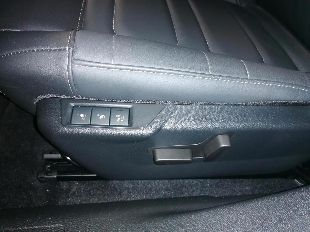 Citroen C4 X e-C4 X motore elettrico 136 CV Shine