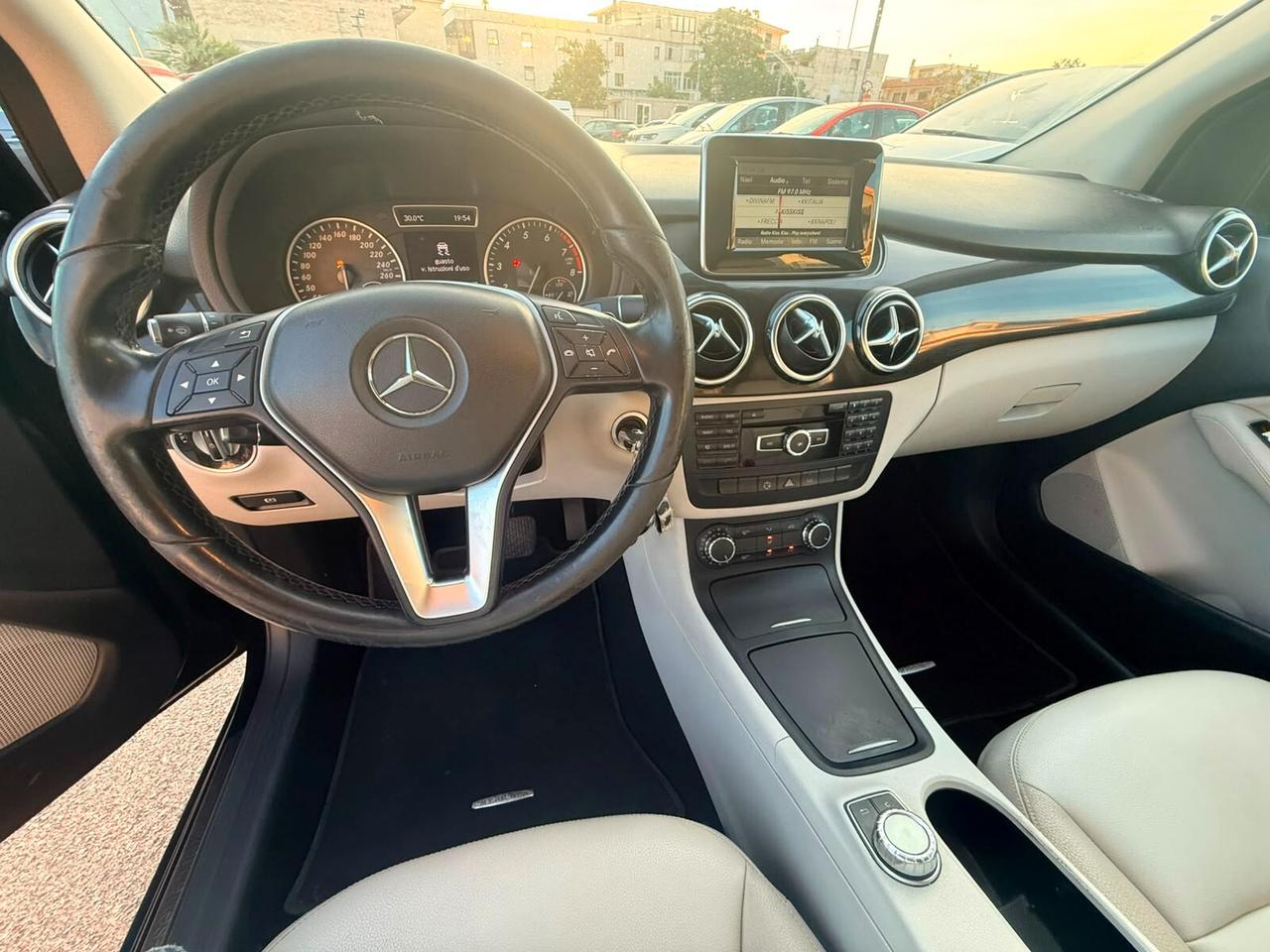 Mercedes-benz B 200 NGD Executive
