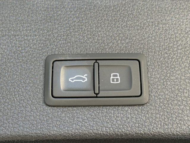AUDI Q2 30 TDI Business Design